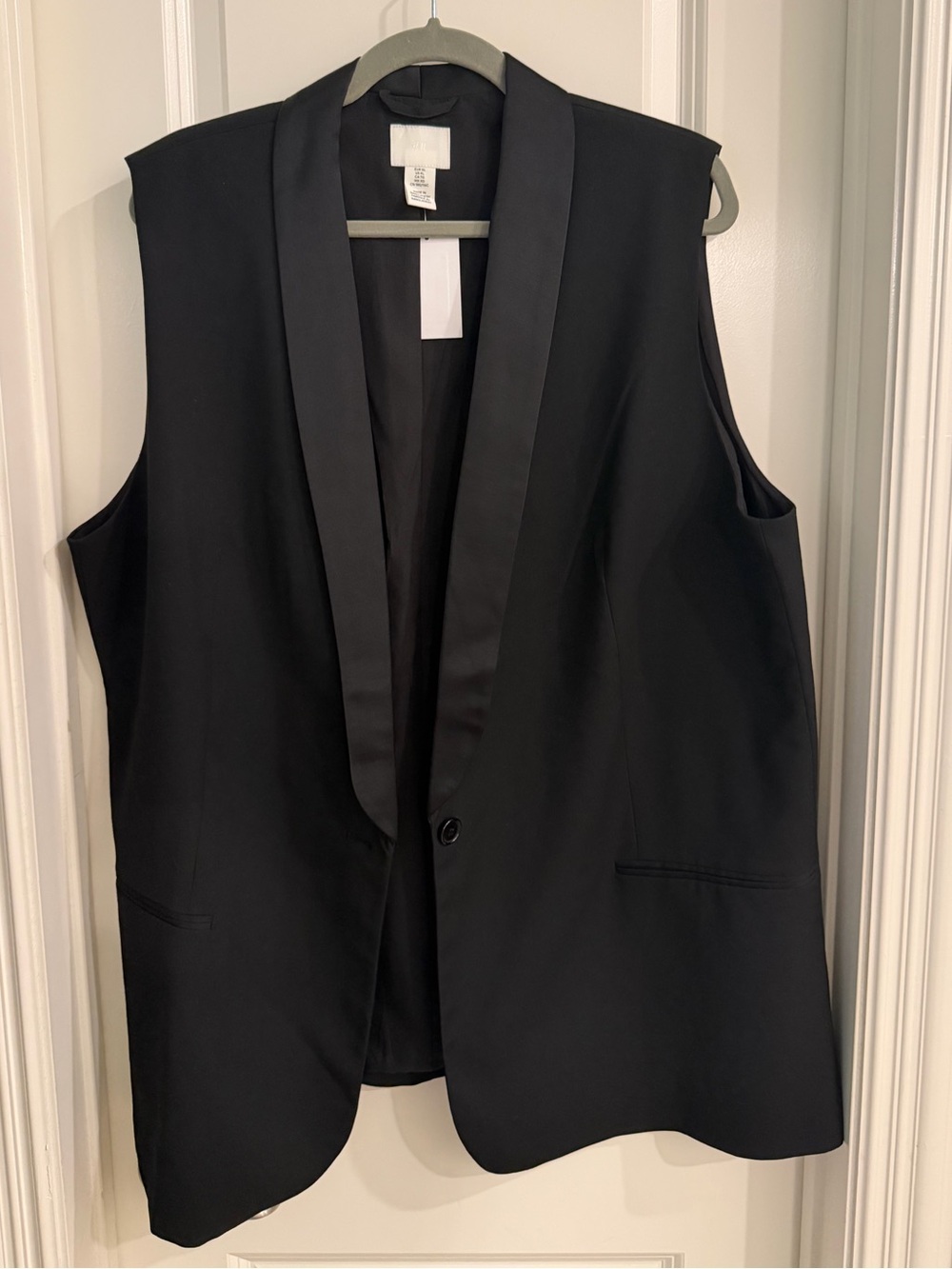 Oversized satin lapel vest